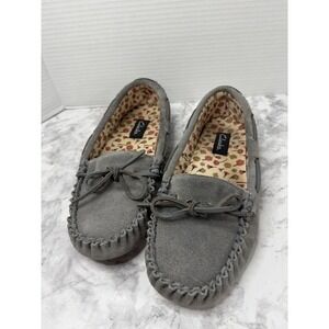 Clarks Womens Size 9M Gray Suede Leather Upper Fleece Lined Moccasin Slipper.